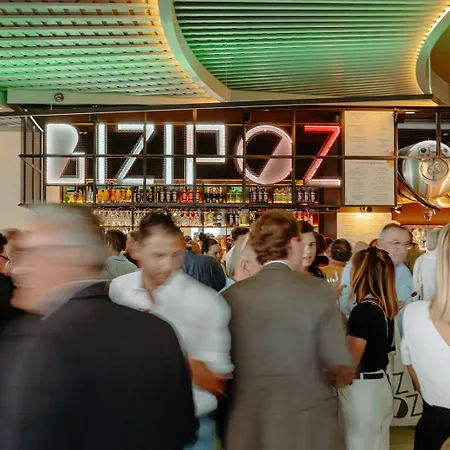 Bizipoz Отель Сен-Жан-де-Люз