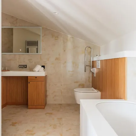 Bizipoz Hotel 4*